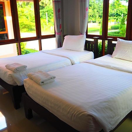 Hotel Bansuansiriwat Ban Tak Exteriér fotografie