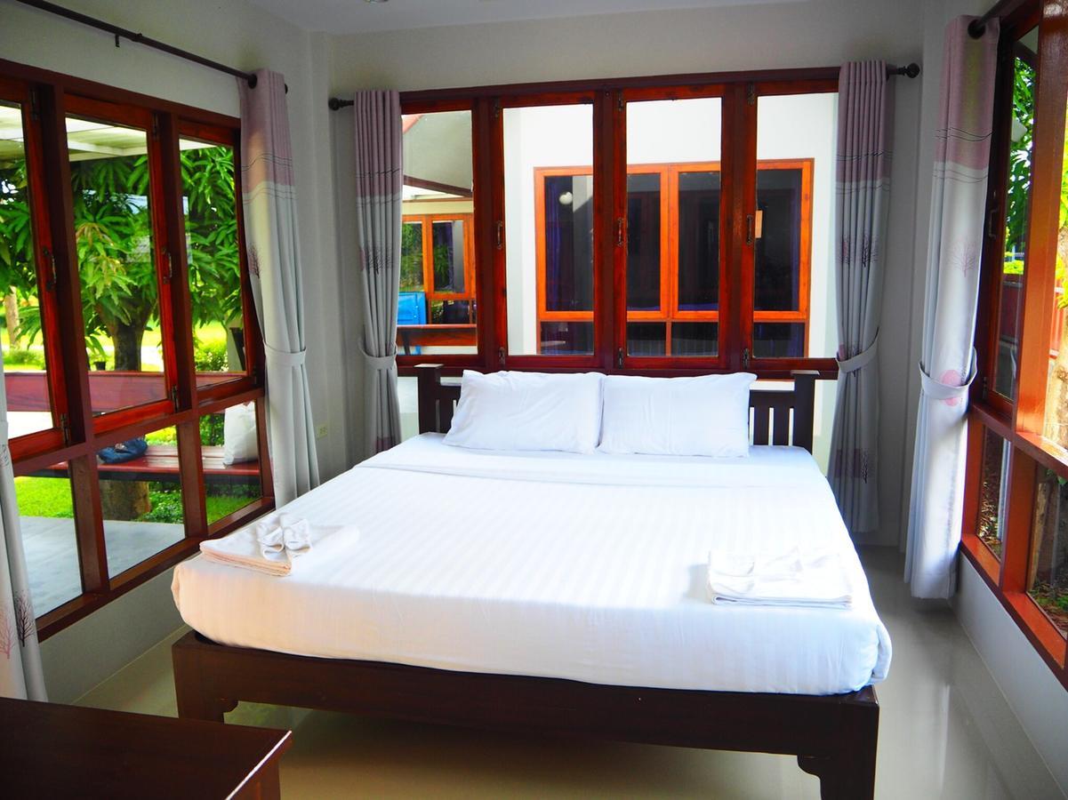Hotel Bansuansiriwat Ban Tak Exteriér fotografie